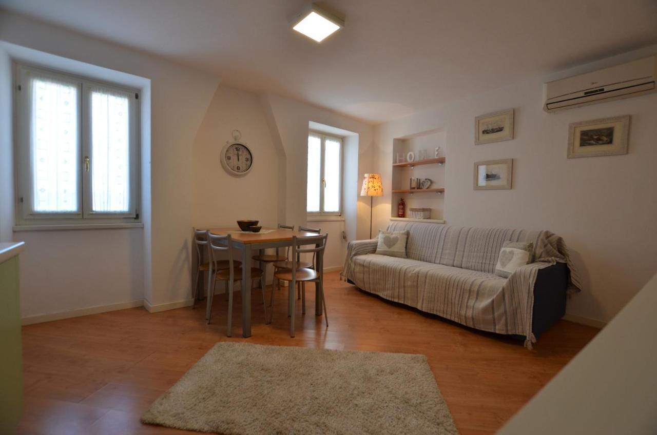 Stella 2 Sea View Apartment Rovinj Exteriör bild