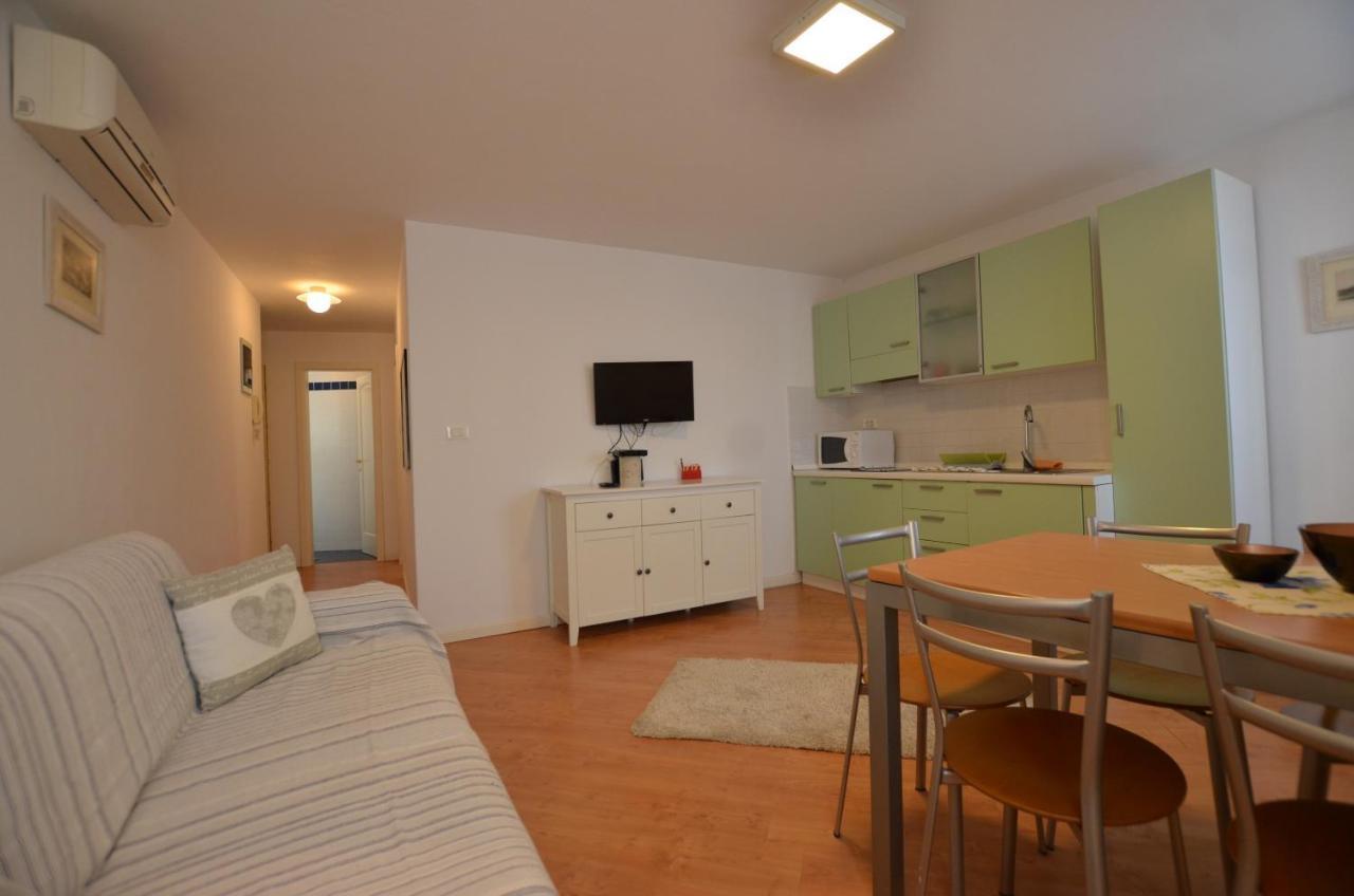 Stella 2 Sea View Apartment Rovinj Exteriör bild